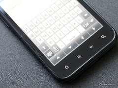 Предварительный обзор смартфона HTC Incredible S