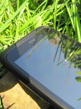 HTC Incredible S обладает экраном 4 дюйма.