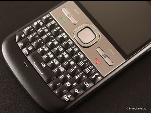 Обзор Nokia E5. Самый недорогой QWERTY-смартфон