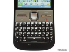 Обзор Nokia E5. Самый недорогой QWERTY-смартфон