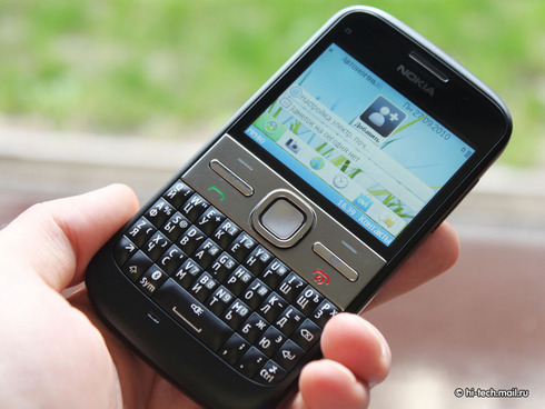 Обзор Nokia E5. Самый недорогой QWERTY-смартфон