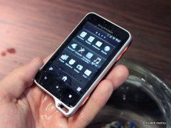 Первый взгляд на Xperia ray, active, txt в России: новейшее оружие Sony Ericsson