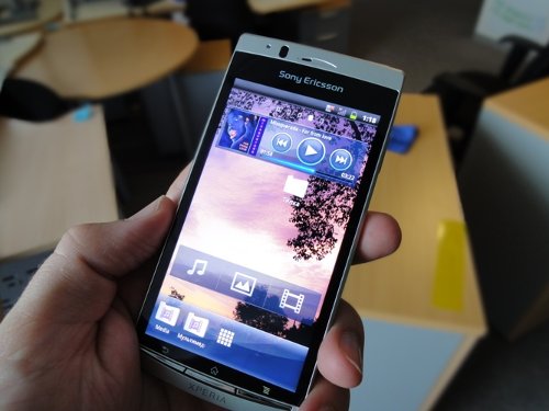 Обзор Xperia arc