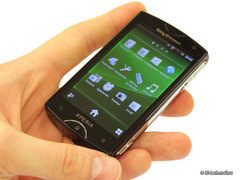 Обзор Sony Ericsson Xperia Mini и Mini pro: очень маленькие смартфоны