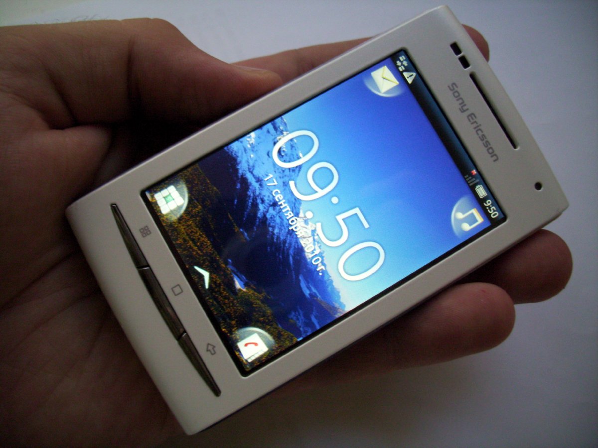 Обзор Android-смартфона Sony Ericsson XPERIA X8 - бюджетный 