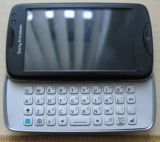 Txt pro. Sony Ericsson QWERTY. Sony Ericsson txt Pro. Sony Ericsson st15i с клавиатурой. Sony Ericsson QWERTY клавиатура.