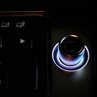 Фото товара Xiaomi Mi Car Charger Dual USB автомобильное (3.6А, серебристый)
