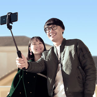 Фото товара Xiaomi Mi Selfie Stick Tripod c Bluetooth-кнопкой (черный)