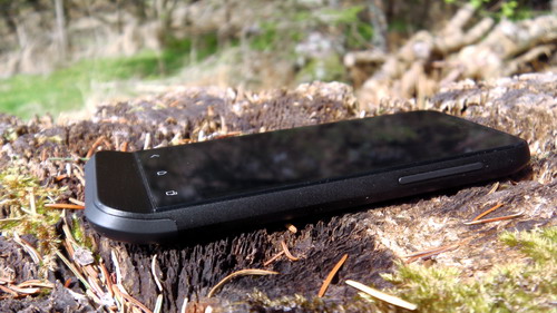 Смартфон HTC One V.