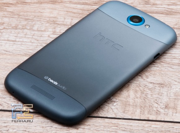 Задняя сторона корпуса HTC One S