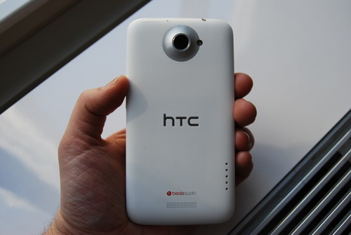 Смартфон HTC One X.