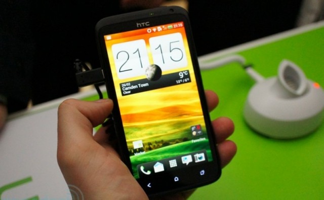 HTC One X Front 640x395   Видео обзор HTC One X на MWC