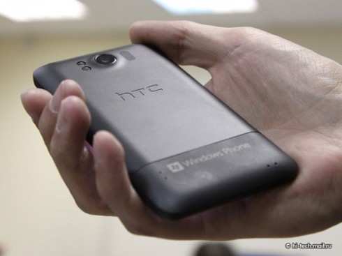 Обзор смартфона HTC TITAN: металлический флагман с огромным экраном