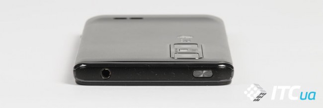 LG Optimus 3D Max (P725)