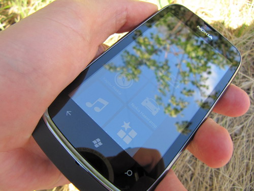 Смартфон Nokia Lumia 610.