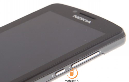 Nokia 700