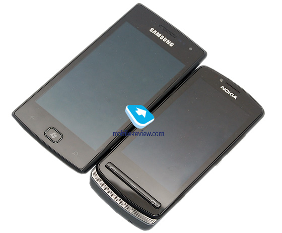 Nokia 700