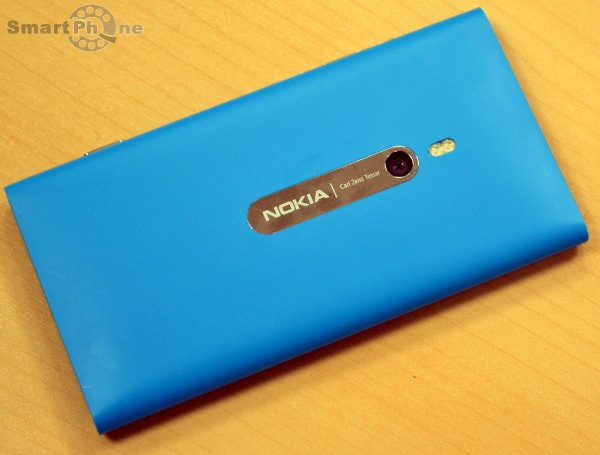 Обзор смартфона Nokia Lumia 800