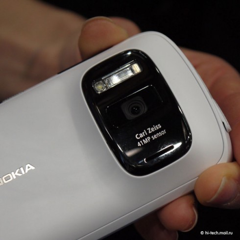 Nokia 808 PureView на MWC2012: 41-мегапиксельный смартфон