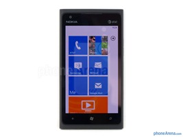 Nokia-Lumia-900-Review-06-screen