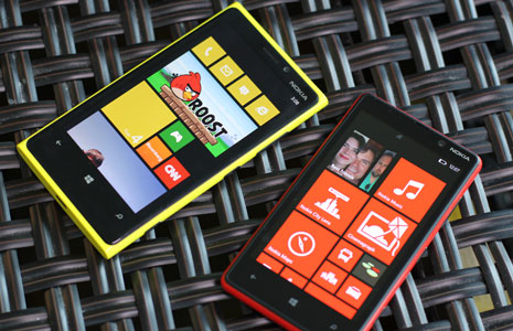 Nokia Lumia 920 и Lumia 820