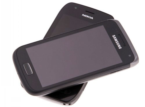 Nokia Lumia 710 VS Samsung Galaxy W