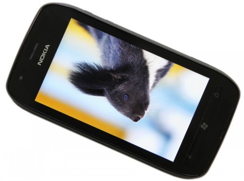 Nokia Lumia 710 VS Samsung Galaxy W