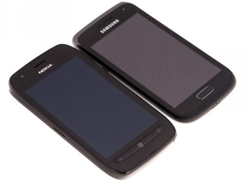 Nokia Lumia 710 VS Samsung Galaxy W