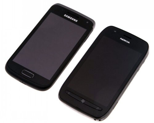 Nokia Lumia 710 VS Samsung Galaxy W