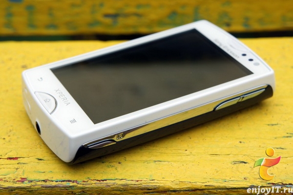 Sony Ericsson Xperia mini ST15i