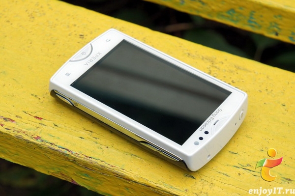 Sony Ericsson Xperia mini ST15i