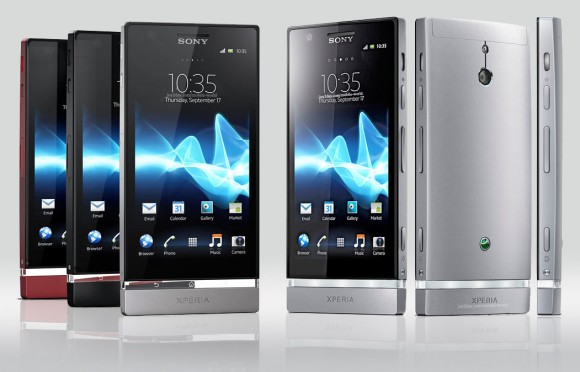 Sony Xperia P в серебристом, черном и красном корпусе