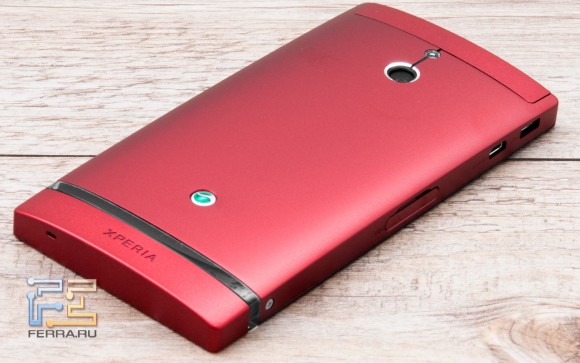 Задняя сторона корпуса Sony Xperia P