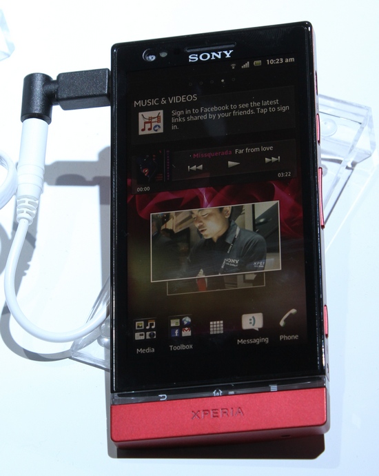 Знакомство с Sony Xperia P и Xperia U