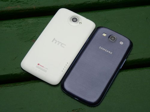 Samsung Galaxy S III vs HTC One X