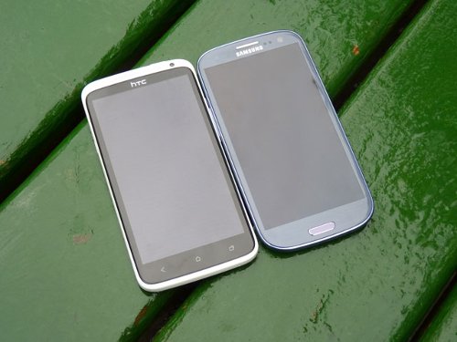 Samsung Galaxy S III vs HTC One X